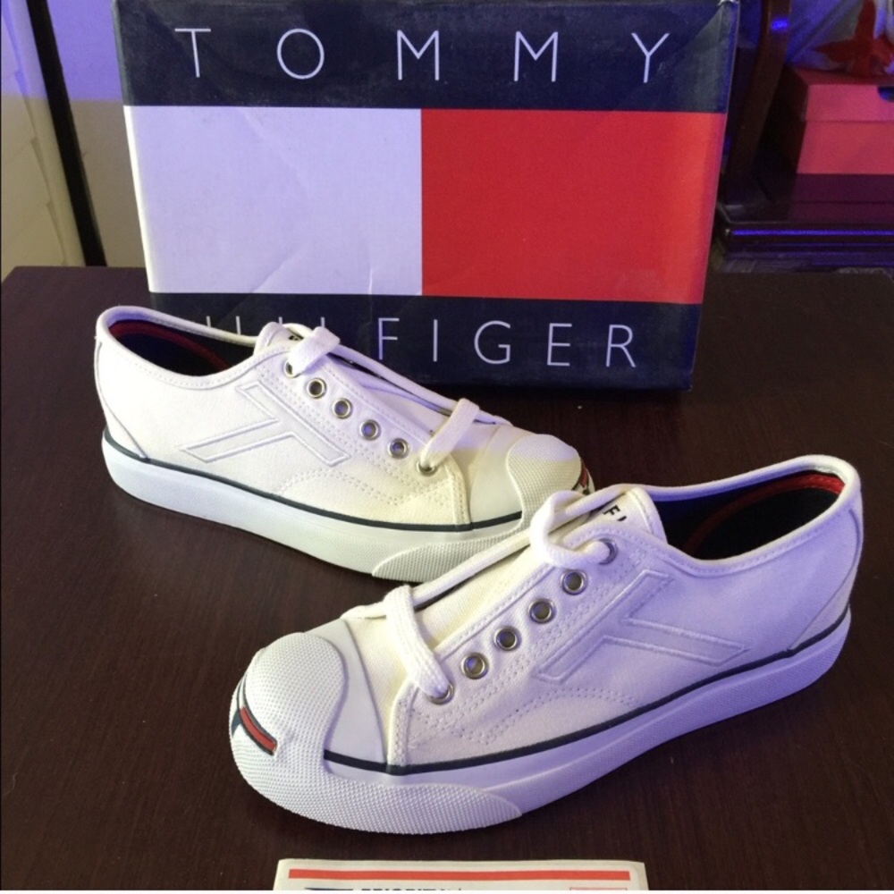 Vintage Tommy Hilfiger tennis shoes