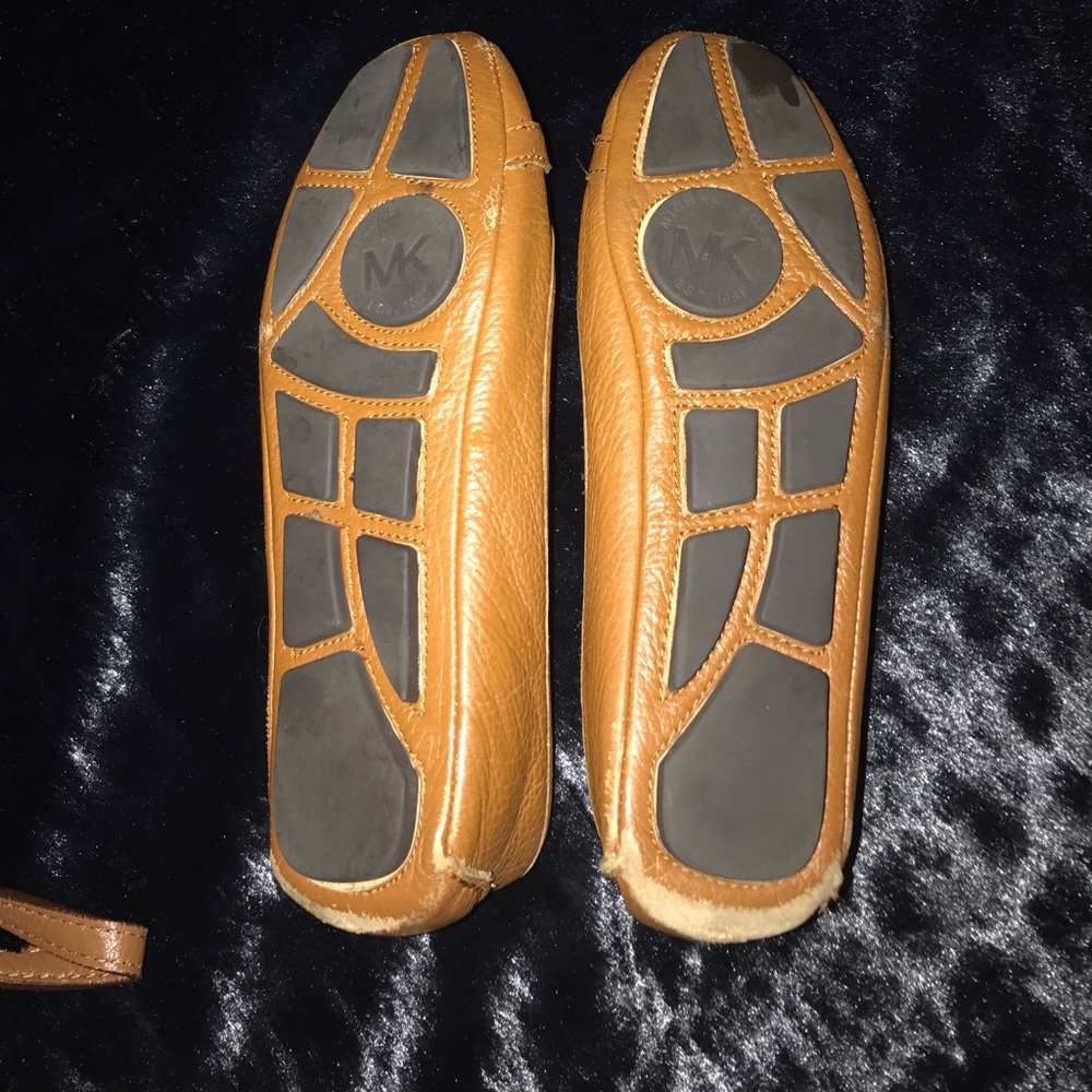 Michael Kors Signature Flats and Small Crossbody - Picture 5 of 5