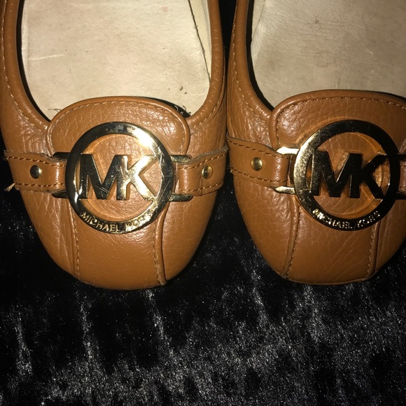 Michael Kors Signature Flats and Small Crossbody - Picture 4 of 5