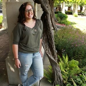 Meet your Posher, Maya