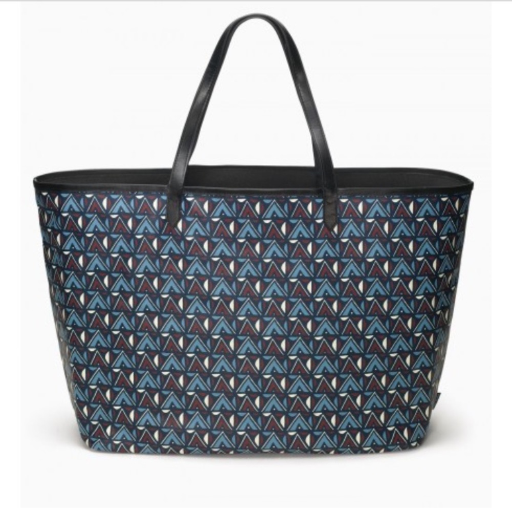 reversible voyage tote