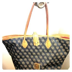 Dooney & Bourke tote/computer bag