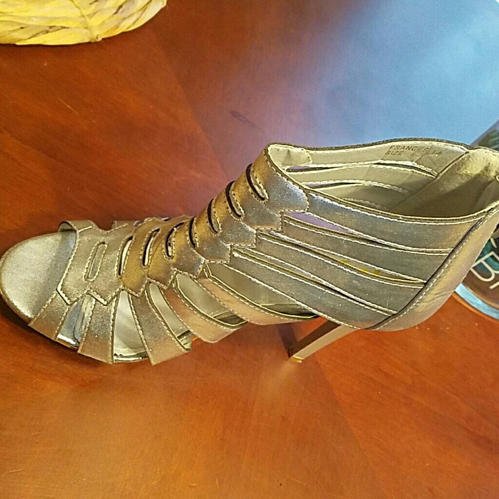 Heels - Picture 2 of 2