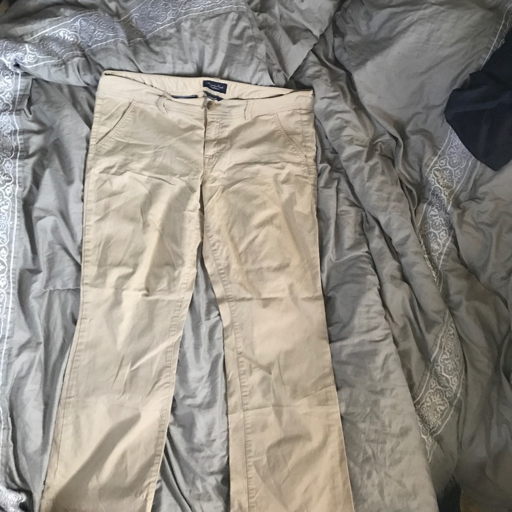 AEO Khaki's 14 short So Comfy!!!
