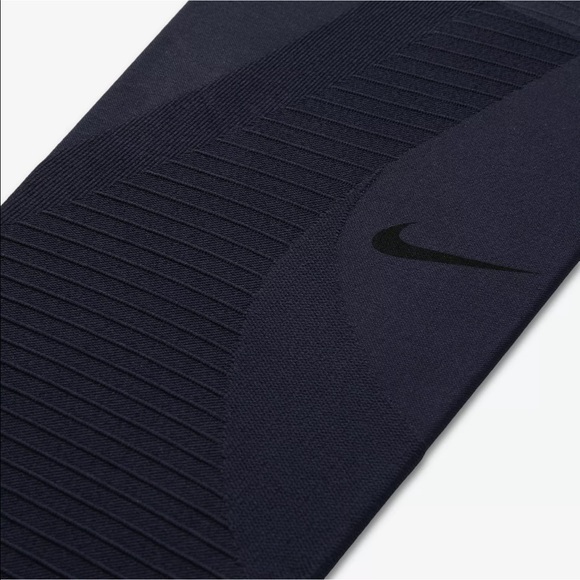 SOLD Nike Zoned Sculpt Women's Training Tights - Picture 2 of 8