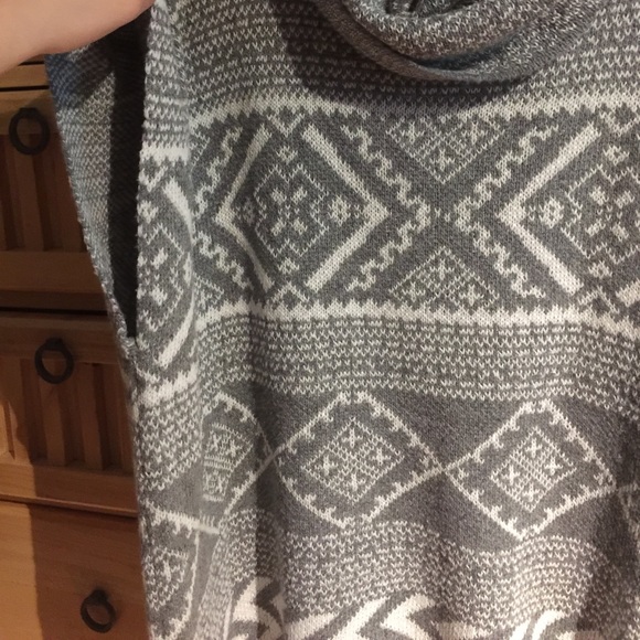 Printed poncho sweater - Picture 3 of 4