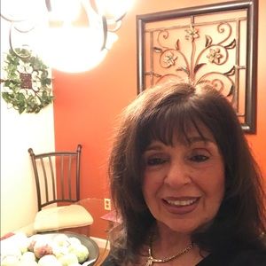 Meet your Posher, Angela