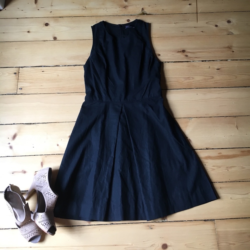 🌺🌸The Gap black dress