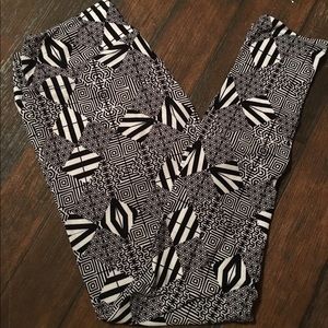 Lularoe OS LEGGING