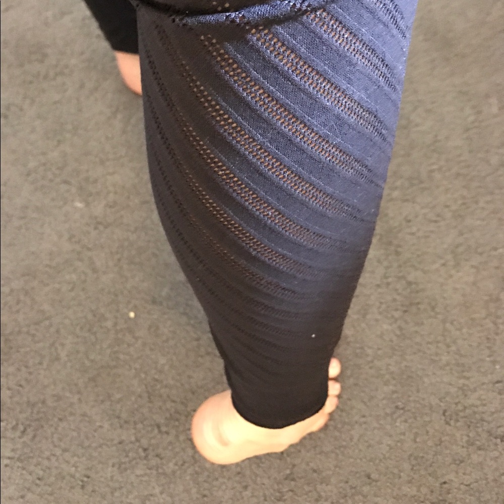 Lululemon leggings with calf detail. Size 2