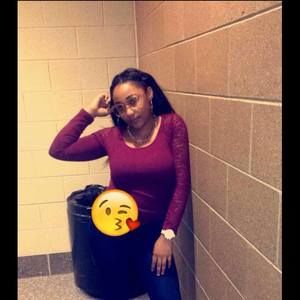 Meet your Posher, Yanna