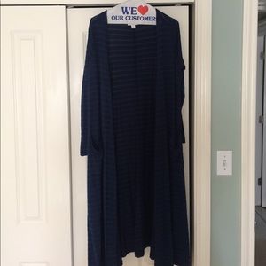 Never been worn Lularoe Sarah 💙💙