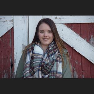 Meet your Posher, Nicole