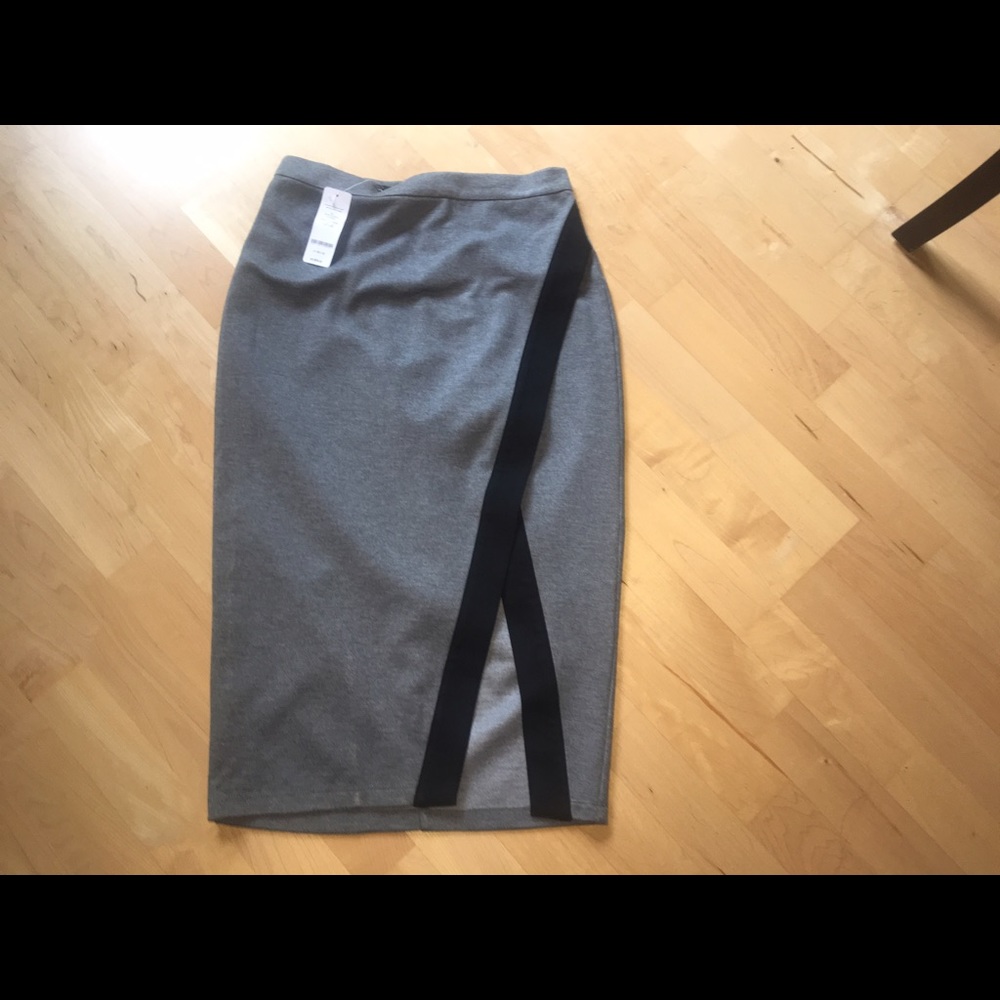 Bebe skirt size 6