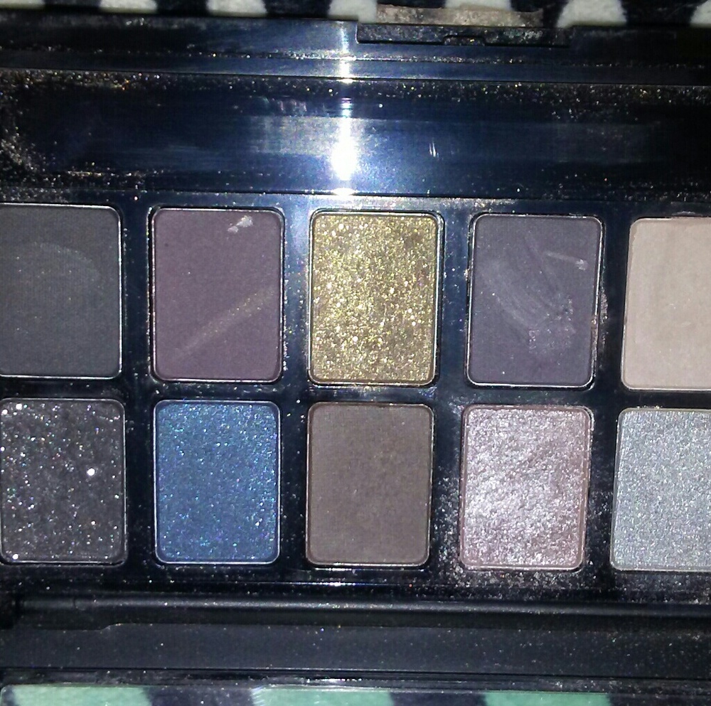Make up - Picture 2 of 2