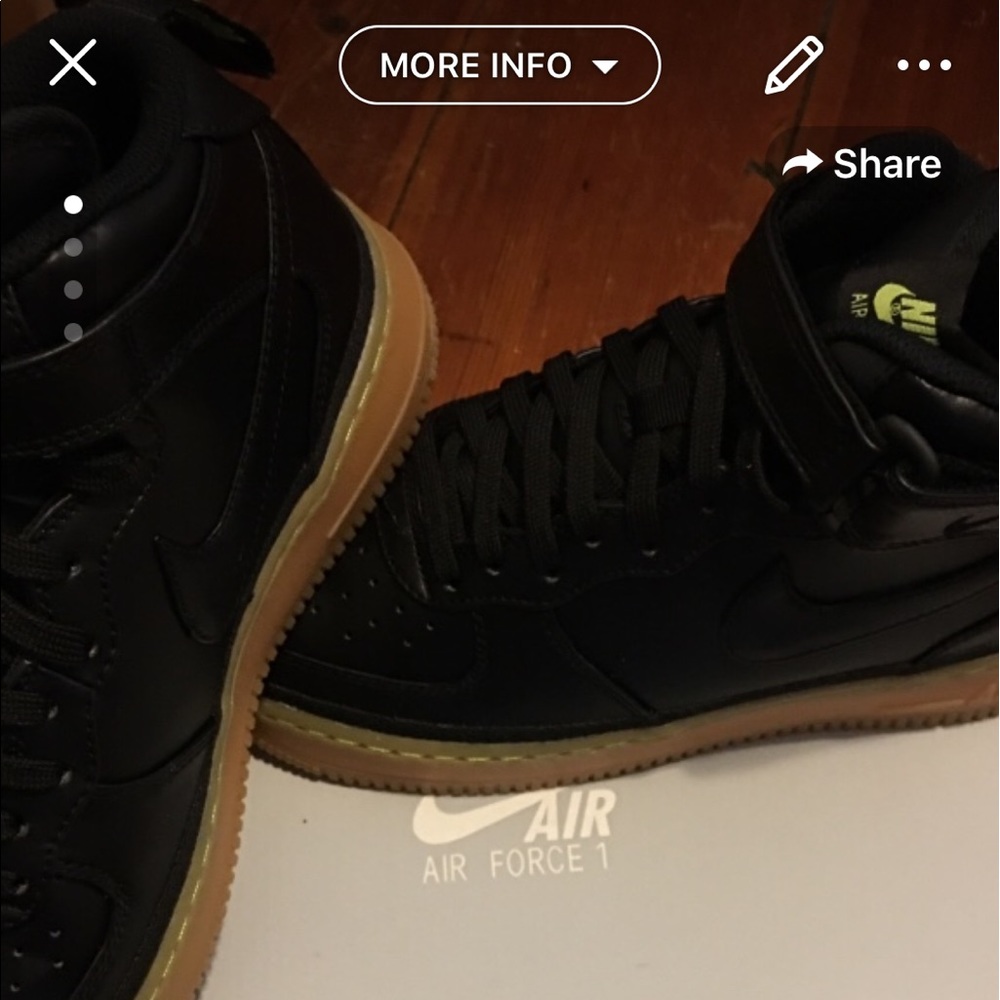 Nike sneakers size 6.5 youth