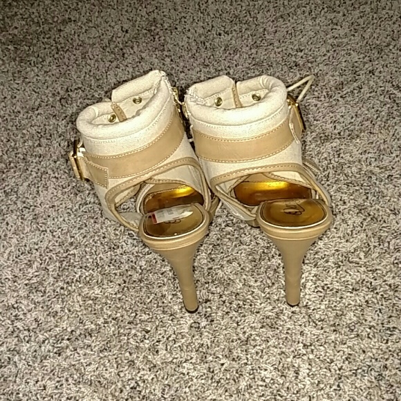 Open toe heels - Picture 2 of 6