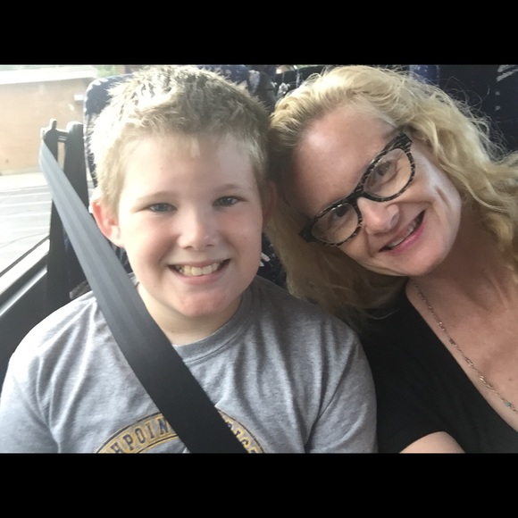 Modern Boss Glam, Urban Casual & a dash of Vintage - Picture 3 of 8