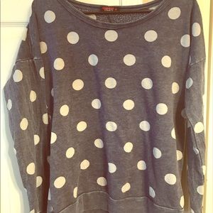 Denim looks with polka dots sweater