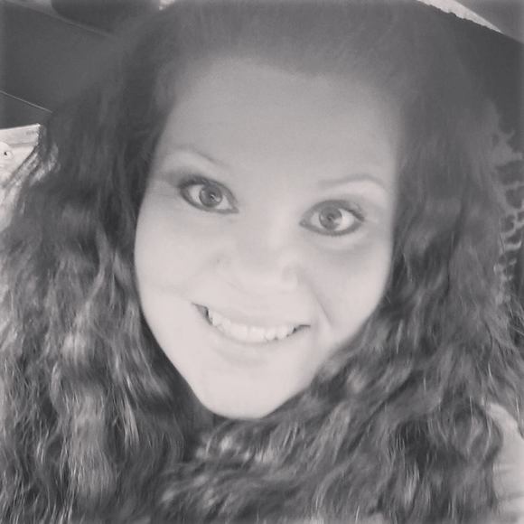 Meet your Posher, Shawna - Picture 1 of 1