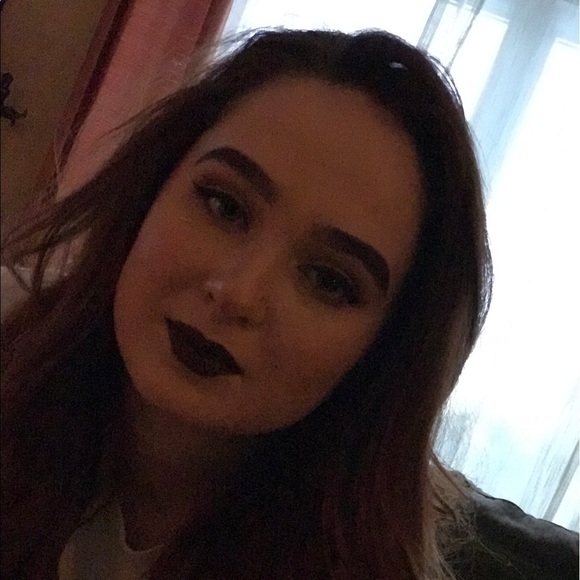 Meet your Posher, Jennifer - Picture 1 of 1