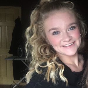Meet your Posher, Hailey