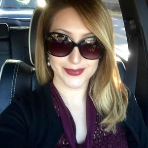 Meet your Posher, Lily