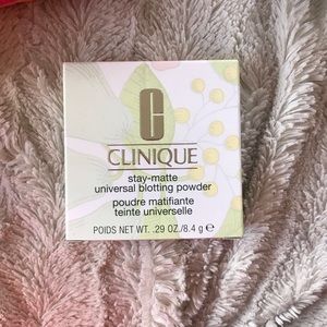 Stay Matte Universal Blotting Powder Clinique