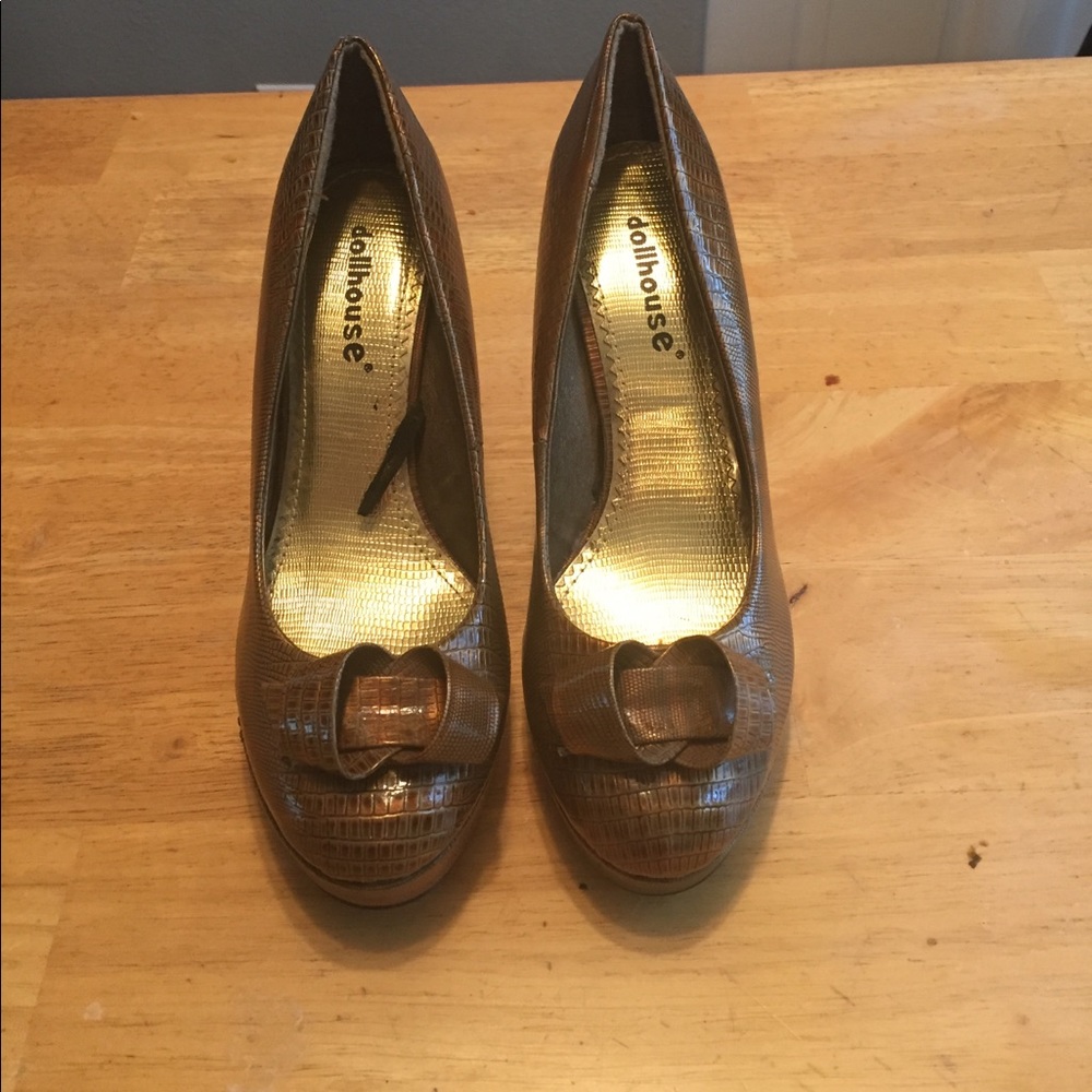 Adorable dollhouse heels
