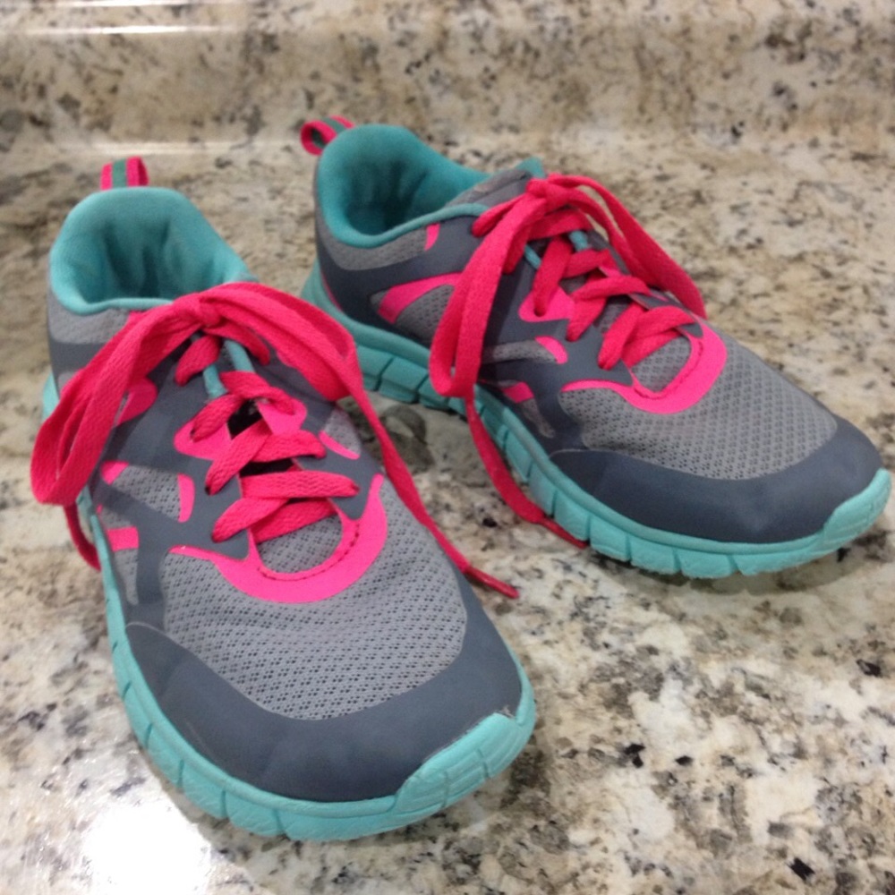 Danskin Now Sneakers