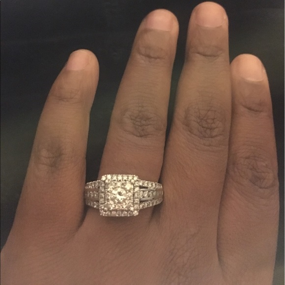 Diamond ring - Picture 1 of 8