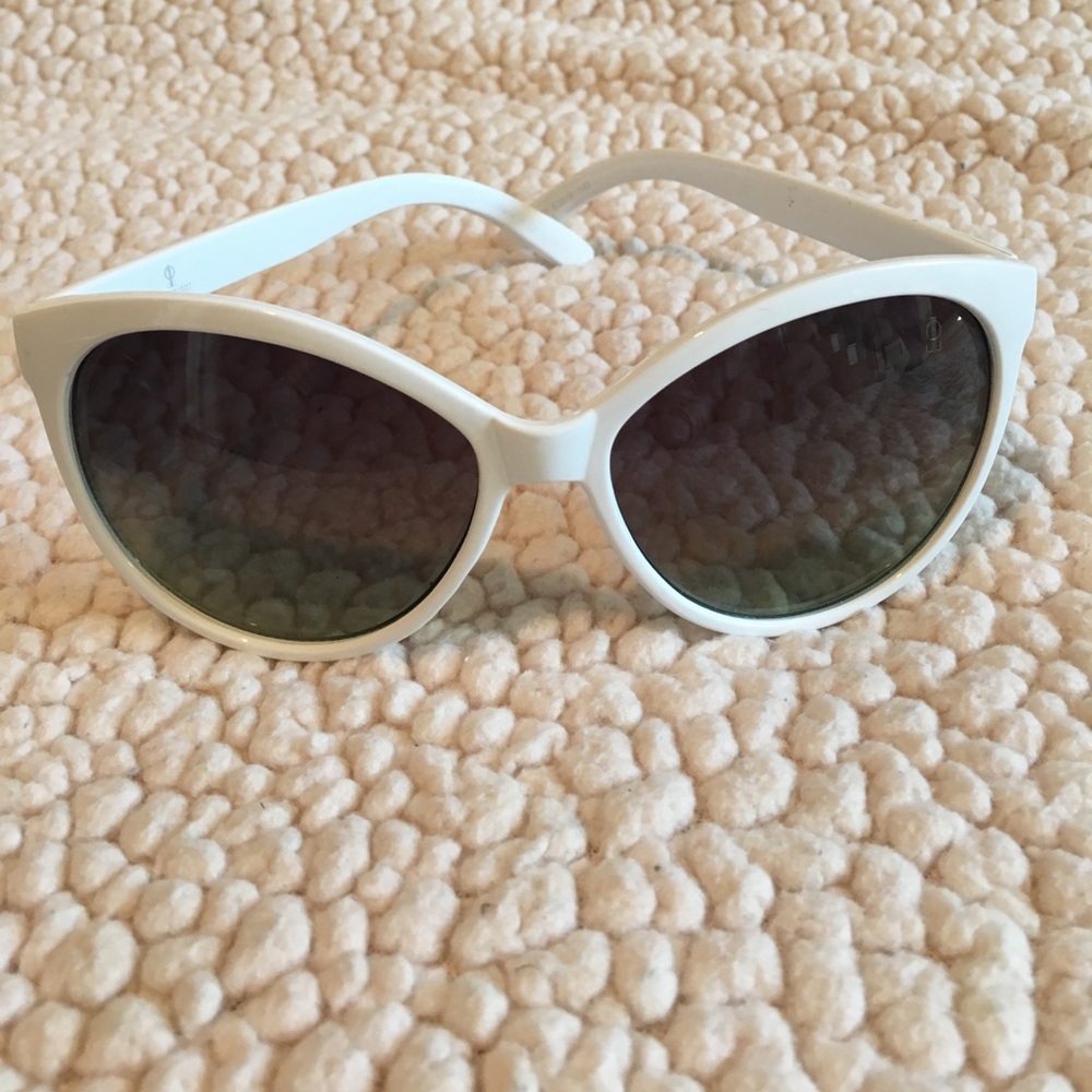 White sunnies