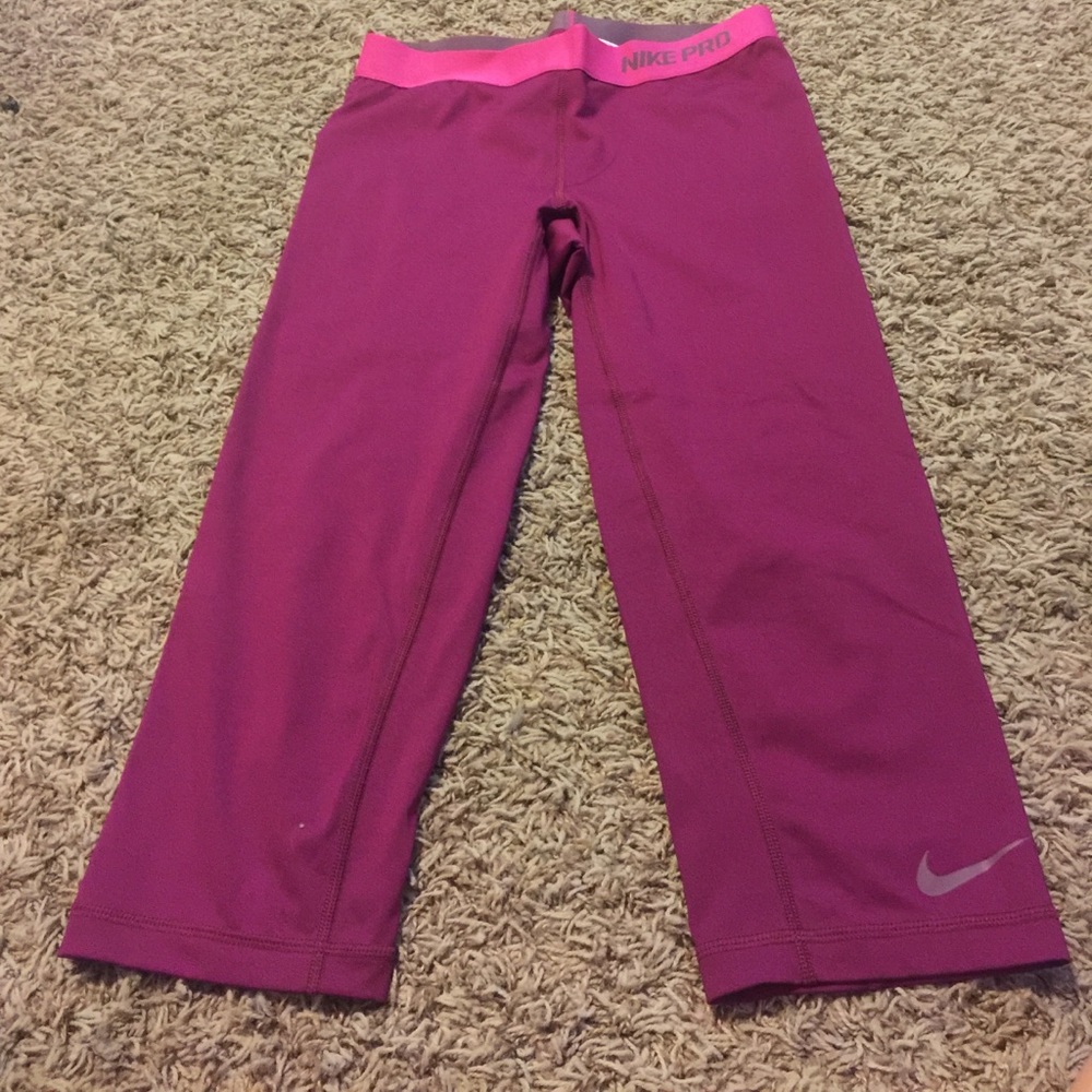 Nike pros crop