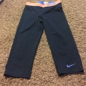 Nike pros crop