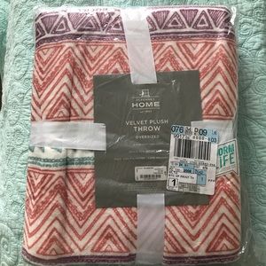 JC Penney Home Velvet Plush Oversized Throw