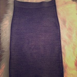 Bcbgmaxazria form fitting knee length skirt