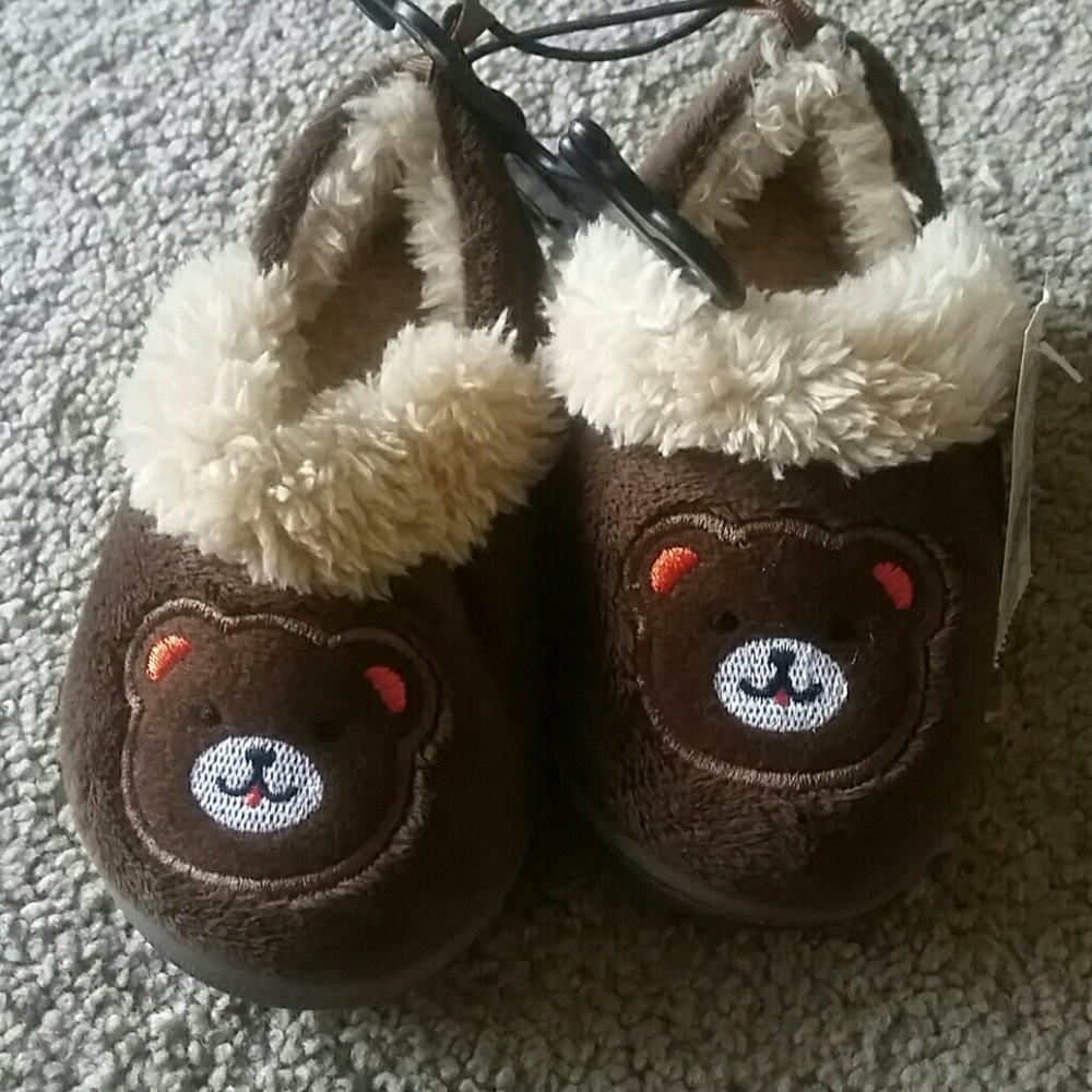 Bear slippers with sole