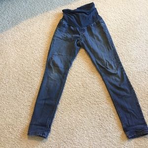 Skinny maternity jeans