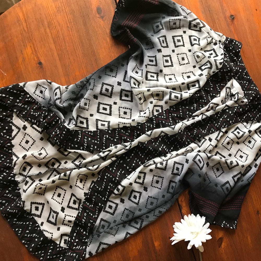 Black white and red Print Kimono