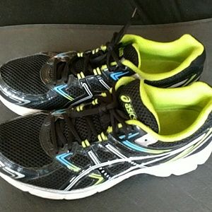 Oasics running shoes