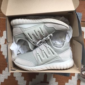 Men adidas size 8 1/2 Asking for 75