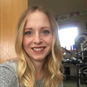 Meet your Posher, Angela