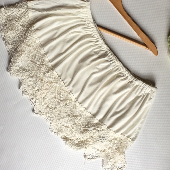 LAST ONE! STRAPLESS TUBE TOP WITH LACE - Picture 2 of 3