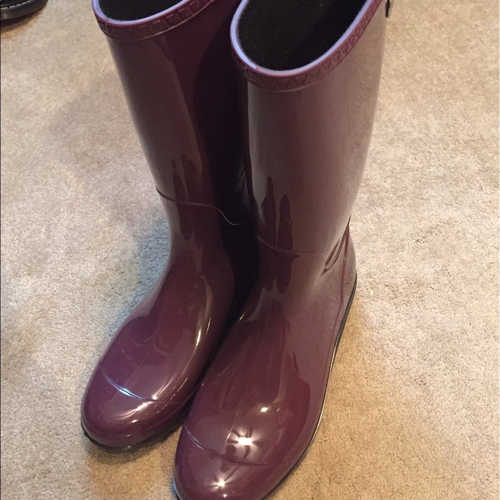 Ugg Shaye rain boots