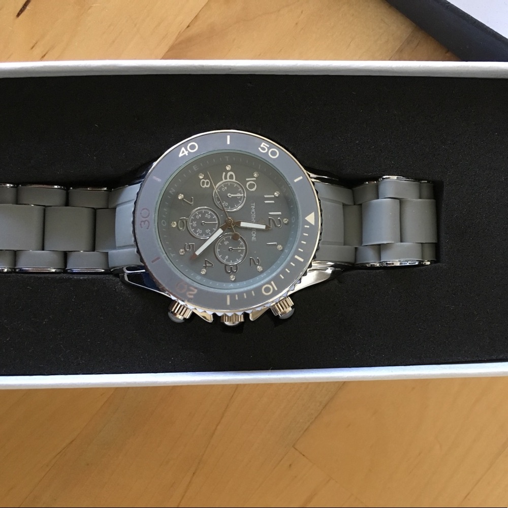 Gray silicone watch. Never been worn.