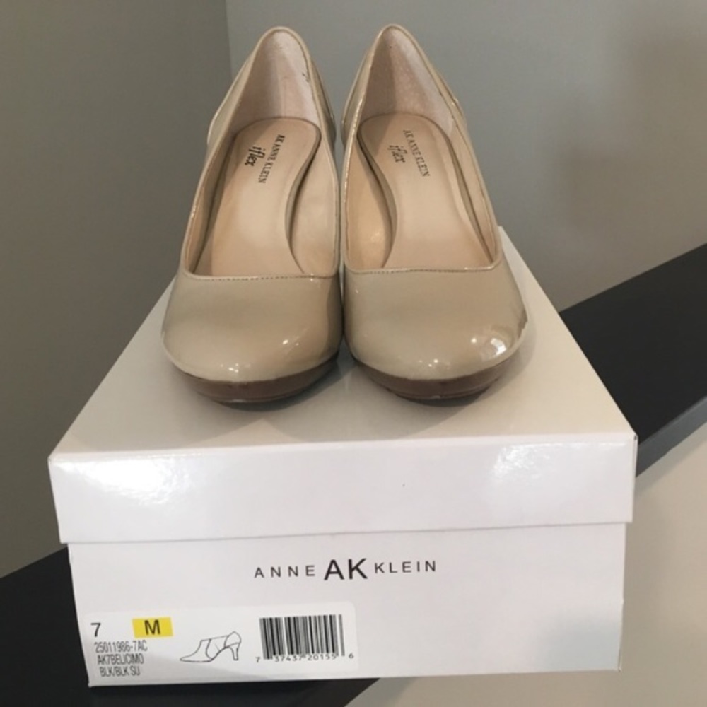 Anne Klein i-flex heels
