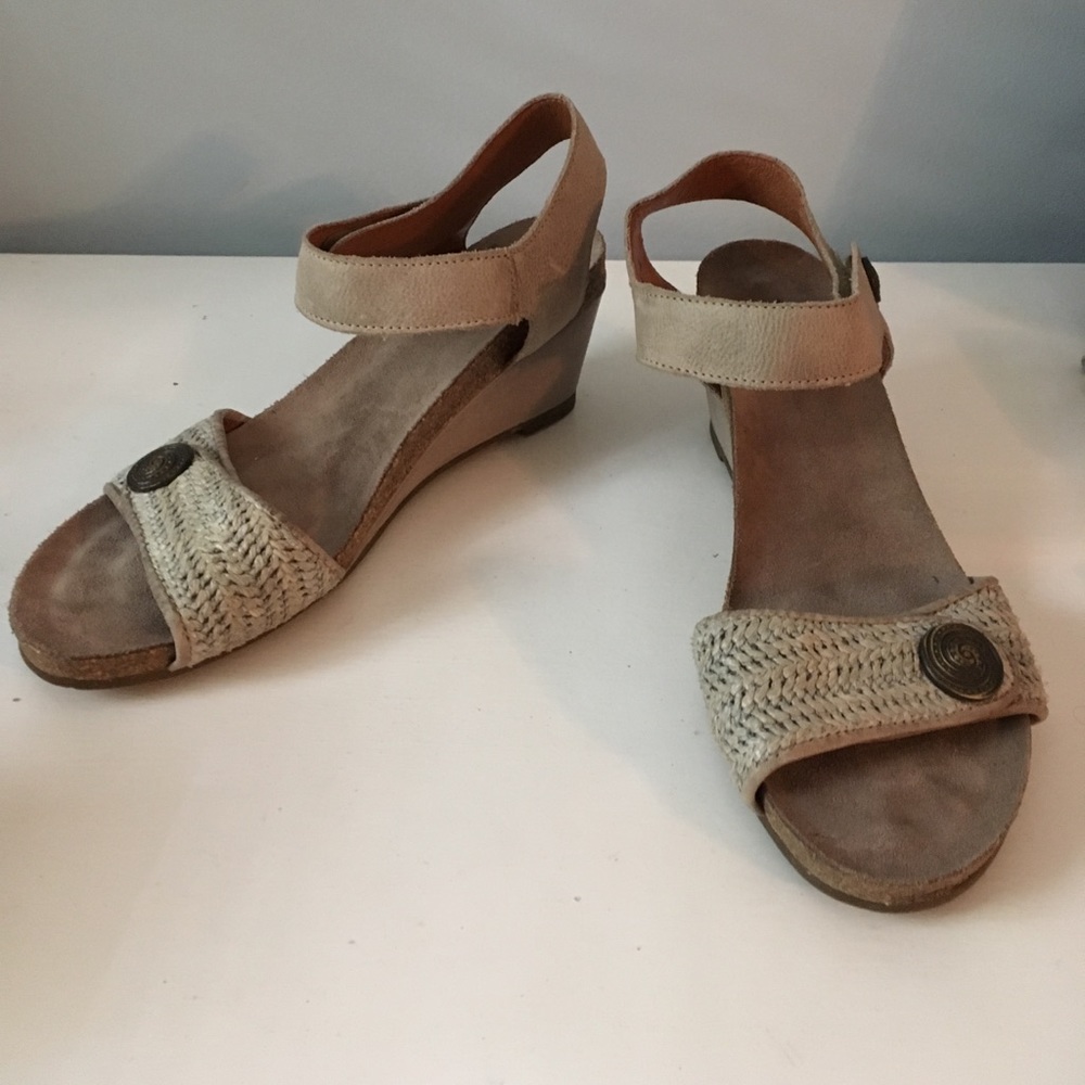 Taos wedges with Velcro straps