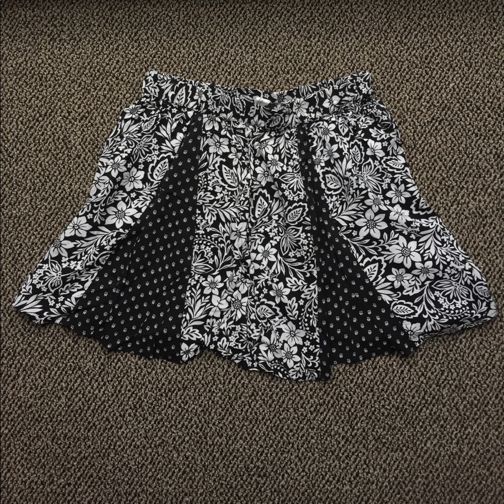 Black + White Patterened Skirt