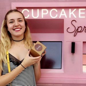 Meet your Posher, Tori