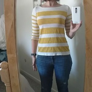 Small 3/4 sleeve yellow and white top